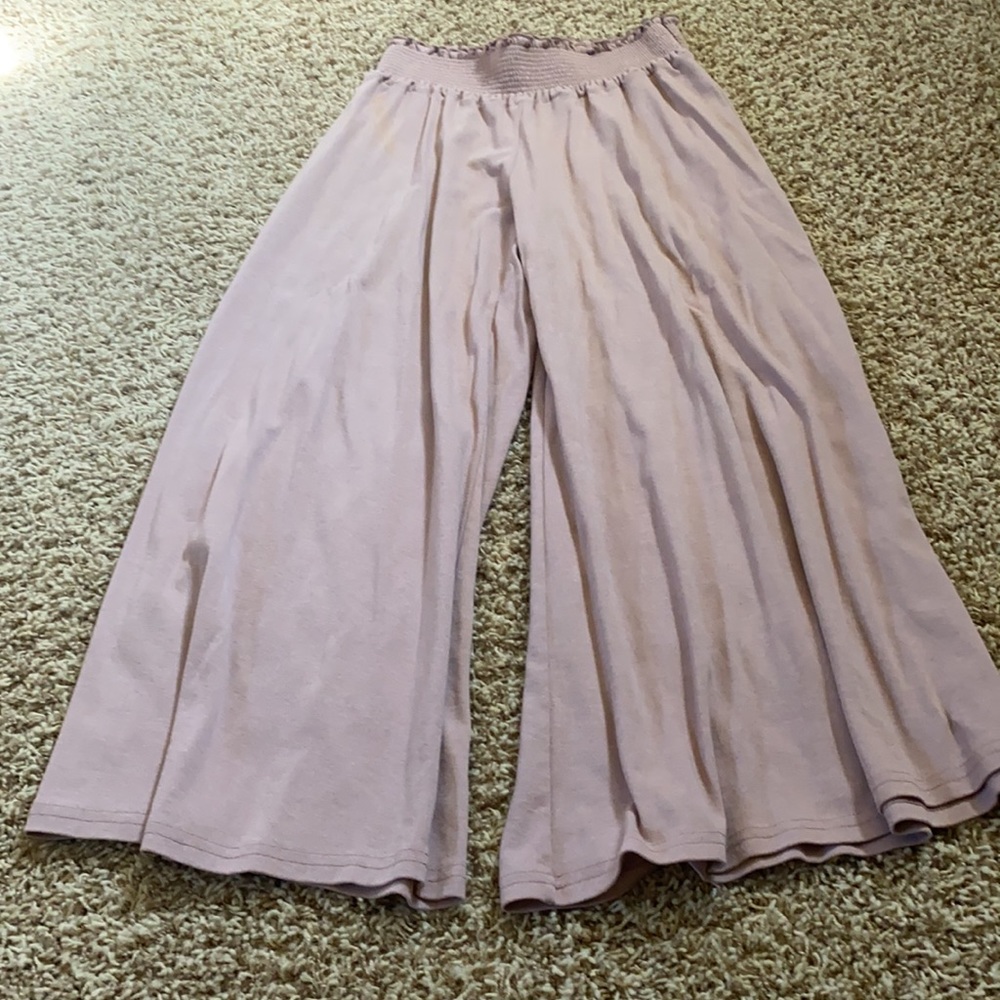 😎EUC FLOWY Pink PANTS